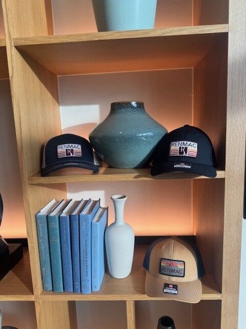 Image for the Tweet beginning: Our RenMac Mailbag now accepts